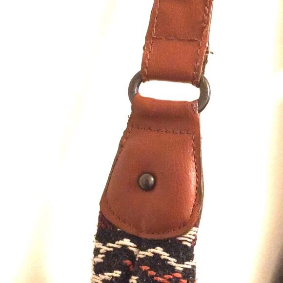 Boho rustic shoulder bag tassels decor magnetic - Picture 6 of 10